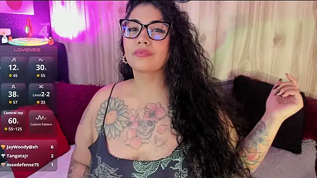 Snapshot of yoishat77 chatting on 09/23/25, 03:53 yoishat77 online show from 09/23/25, 03:53