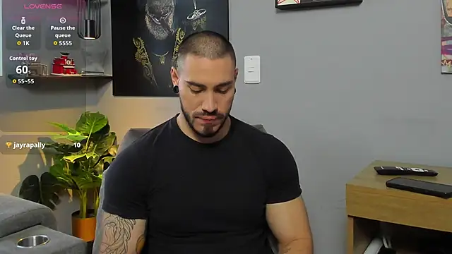 Snapshot of Giorgio-Leone chatting on 12/17/25, 10:38 Giorgio-Leone online show from 12/17/25, 10:38