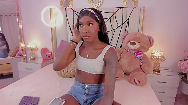 Snapshot of evangelin_ts chatting on 10/29/25, 02:08 evangelin ts online show from 10/29/25, 02:08