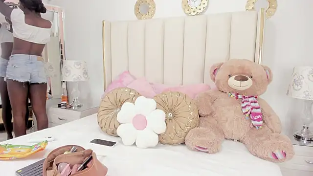 evangelin ts online show from 12/15/25, 01:37