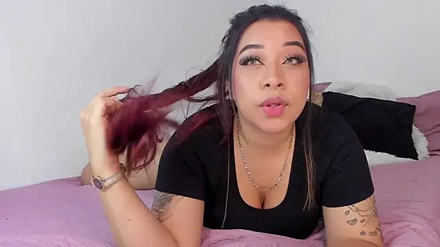 Snapshot of C_rose97 chatting on 10/19/25, 10:54 C rose97 online show from 10/19/25, 10:54