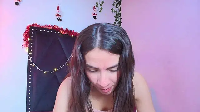 Snapshot of dafne_queenn chatting on 12/05/25, 12:58 dafne queenn online show from 12/05/25, 12:58