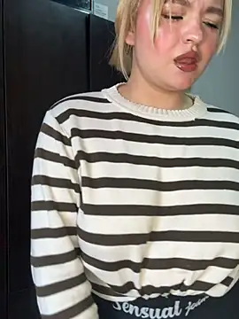 Snapshot of Naiara_Sex_ chatting on 04/15/26, 07:58 Naiara Sex online show from 04/15/26, 07:58
