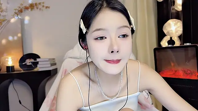 xiaodaibabyy online show from 03/02/25, 04:21