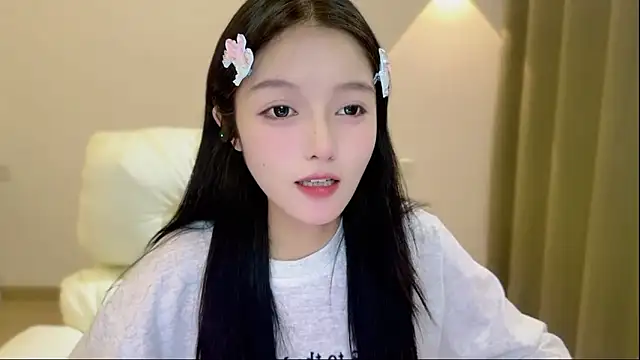 xiaodaibabyy online show from 10/18/25, 02:07