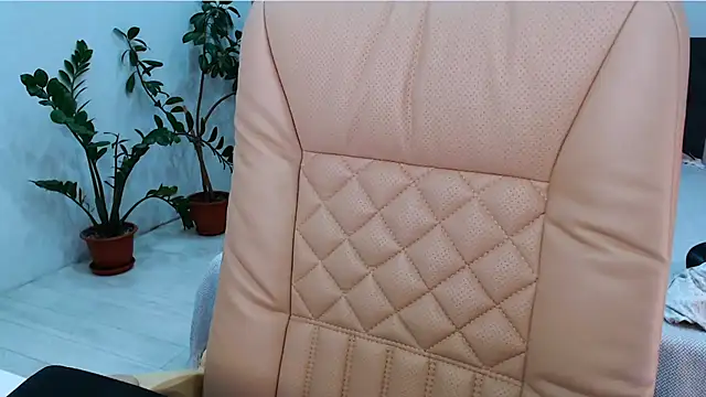 Snapshot of NaughtyNylonFeet chatting on 03/21/25, 11:01 NaughtyNylonFeet online show from 03/21/25, 11:01