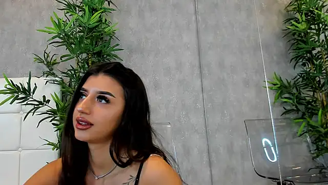 Snapshot of KatelynSparks chatting on 02/21/25, 06:29 KatelynSparks online show from 02/21/25, 06:29