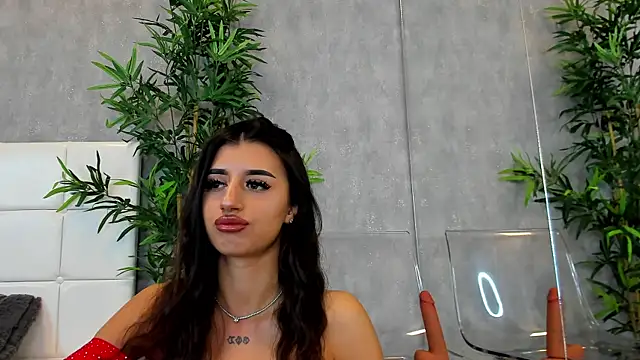 Snapshot of KatelynSparks chatting on 02/24/25, 06:38 KatelynSparks online show from 02/24/25, 06:38