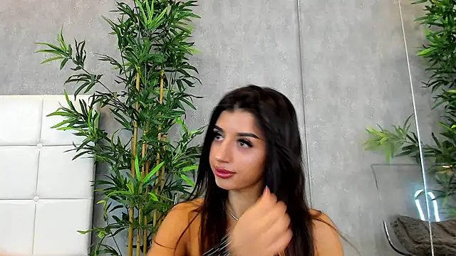 Snapshot of KatelynSparks chatting on 03/06/25, 06:30 KatelynSparks online show from 03/06/25, 06:30