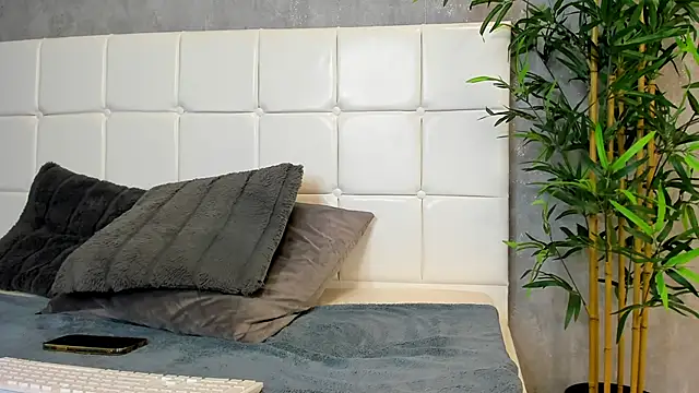 Snapshot of KatelynSparks chatting on 03/15/25, 12:34 KatelynSparks online show from 03/15/25, 12:34