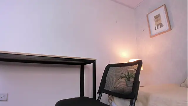 Caroline dh online show from 04/24/26, 11:01