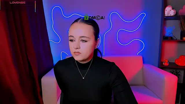 rozmary ket online show from 10/10/25, 10:03