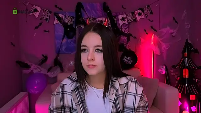 rozmary ket online show from 10/23/25, 10:47