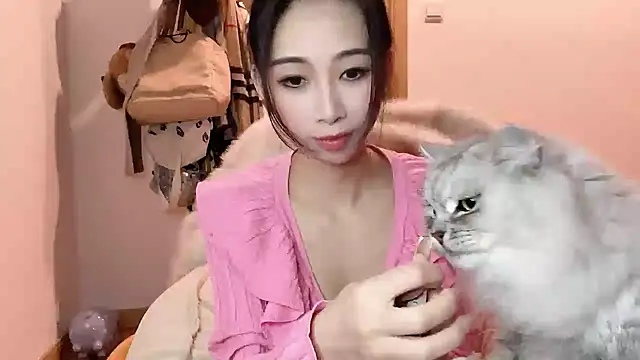 Snapshot of Lili-2 chatting on 01/13/25, 02:00 Lili-2 online show from 01/13/25, 02:00