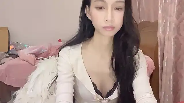 Snapshot of Lili-2 chatting on 03/09/25, 04:00 Lili-2 online show from 03/09/25, 04:00