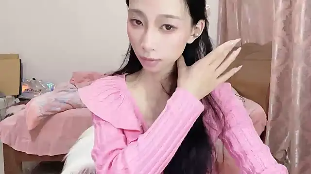 Snapshot of Lili-2 chatting on 03/13/25, 02:33 Lili-2 online show from 03/13/25, 02:33