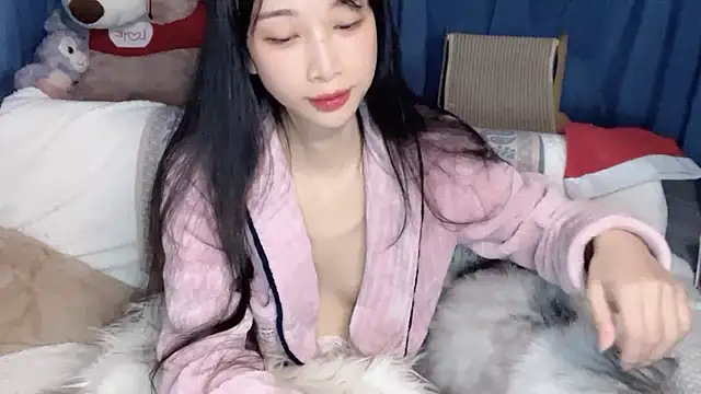Snapshot of Lili-2 chatting on 01/08/26, 02:52 Lili-2 online show from 01/08/26, 02:52
