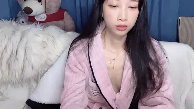Snapshot of Lili-2 chatting on 01/18/26, 03:05 Lili-2 online show from 01/18/26, 03:05