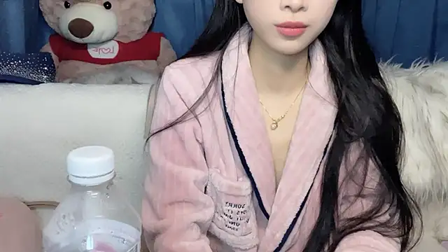 Snapshot of Lili-2 chatting on 02/07/26, 04:11 Lili-2 online show from 02/07/26, 04:11