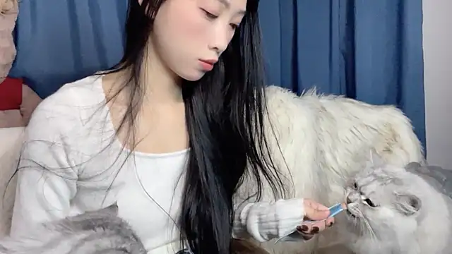 Snapshot of Lili-2 chatting on 03/03/26, 04:57 Lili-2 online show from 03/03/26, 04:57