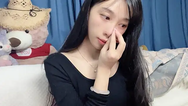 Snapshot of Lili-2 chatting on 03/28/26, 01:33 Lili-2 online show from 03/28/26, 01:33