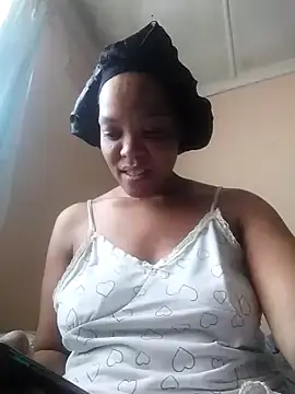 Snapshot of Feathergal69_ chatting on 09/11/25, 05:40 Feathergal69 online show from 09/11/25, 05:40
