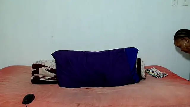 Feathergal69  online show from 05/08/26, 10:37