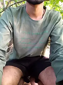 Snapshot of Piyush_2024 chatting on 10/12/25, 01:37 Piyush 2024 online show from 10/12/25, 01:37