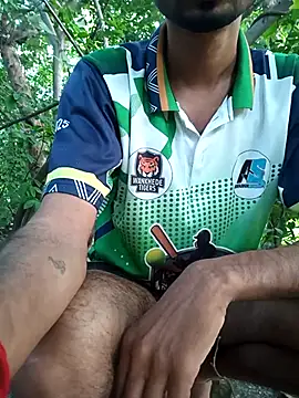 Snapshot of Piyush_2024 chatting on 10/19/25, 01:28 Piyush 2024 online show from 10/19/25, 01:28