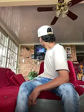 Snapshot of Edward_Milleer chatting on 12/26/24, 02:16 Edward Milleer online show from 12/26/24, 02:16