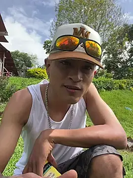 Snapshot of Edward_Milleer chatting on 12/28/24, 07:22 Edward Milleer online show from 12/28/24, 07:22