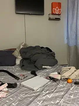 AleFantasy0001 online show from 10/17/25, 03:42