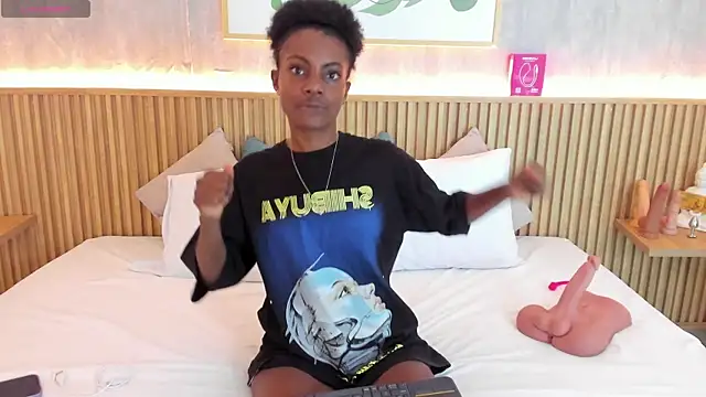 Snapshot of kenya_stone_1 chatting on 11/01/25, 08:00 kenya stone 1 online show from 11/01/25, 08:00