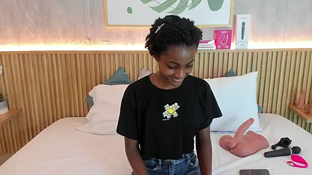 Snapshot of kenya_stone_1 chatting on 12/02/25, 07:42 kenya stone 1 online show from 12/02/25, 07:42