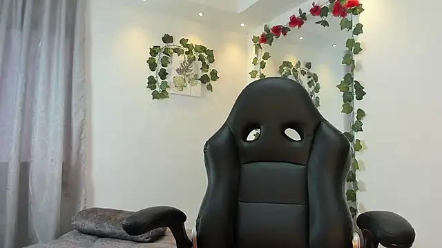 Electraa fox online show from 02/12/25, 12:12