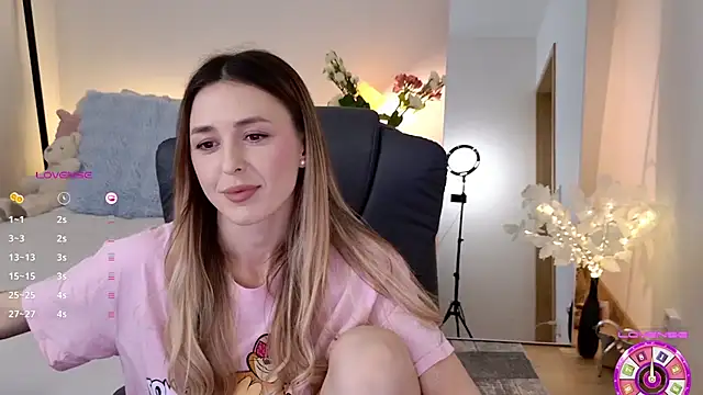 Sophie Enzo online show from 03/18/25, 10:26