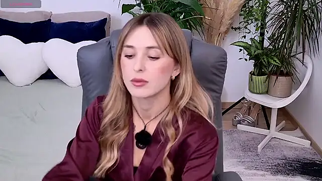 Sophie Enzo online show from 09/16/25, 08:10