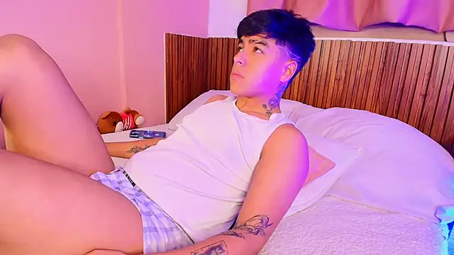 Snapshot of kiing_azahell chatting on 11/15/25, 03:26 kiing azahell online show from 11/15/25, 03:26