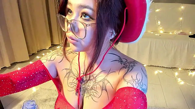 Yuriko May online show from 12/26/24, 10:20