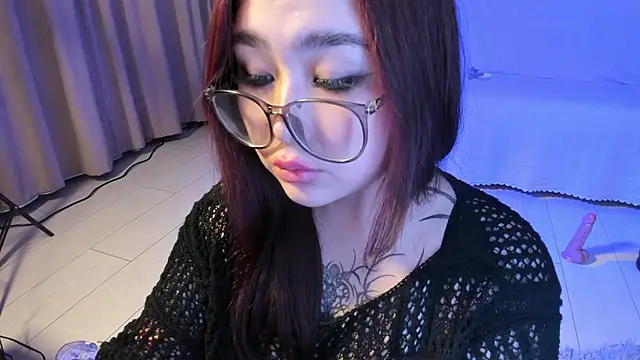 Yuriko May online show from 01/10/25, 09:42