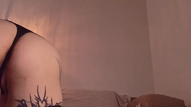 Yuriko May online show from 07/15/26, 10:09