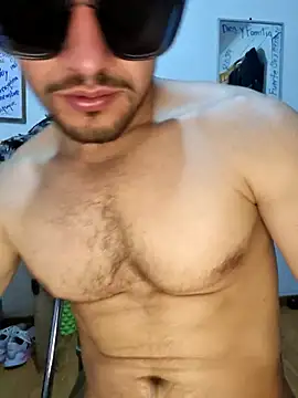 Snapshot of coqueto1210 chatting on 11/15/25, 03:52 coqueto1210 online show from 11/15/25, 03:52