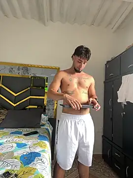 MattDevon online show from 09/18/25, 08:44