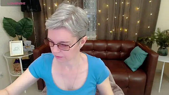 Cutie Erikaa1 online show from 12/27/24, 02:36