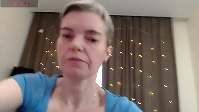 Cutie Erikaa1 online show from 12/28/24, 08:37