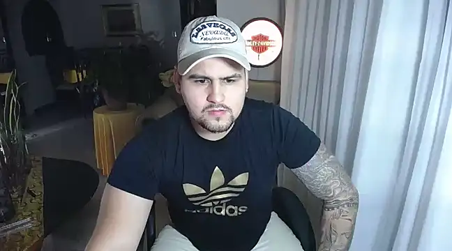 Snapshot of pitbullveryhot chatting on 02/20/25, 03:34 pitbullveryhot online show from 02/20/25, 03:34