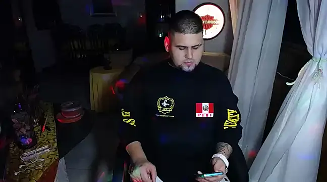 Snapshot of pitbullveryhot chatting on 03/02/25, 04:07 pitbullveryhot online show from 03/02/25, 04:07