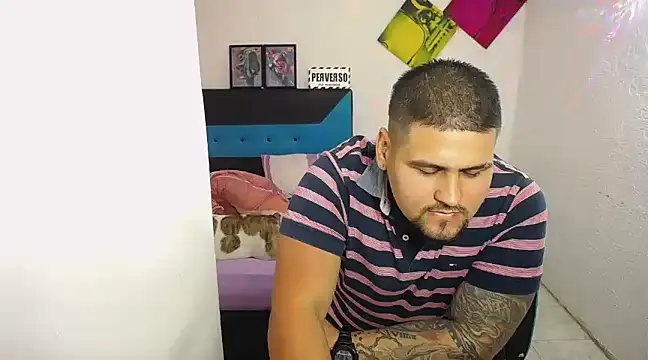 Snapshot of pitbullveryhot chatting on 03/09/25, 08:18 pitbullveryhot online show from 03/09/25, 08:18