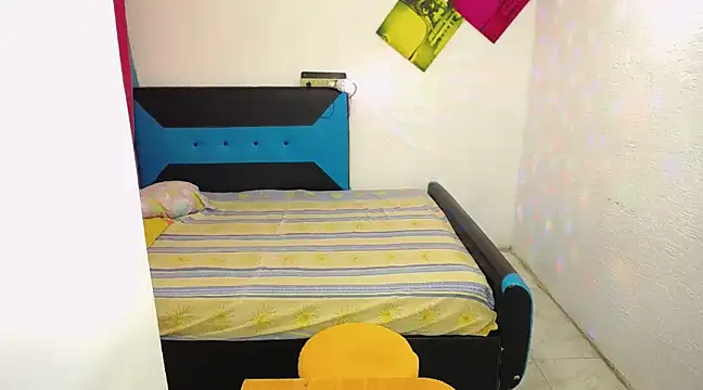 Snapshot of pitbullveryhot chatting on 03/19/25, 06:12 pitbullveryhot online show from 03/19/25, 06:12