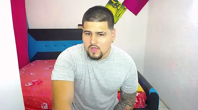 Snapshot of pitbullveryhot chatting on 03/22/25, 12:06 pitbullveryhot online show from 03/22/25, 12:06